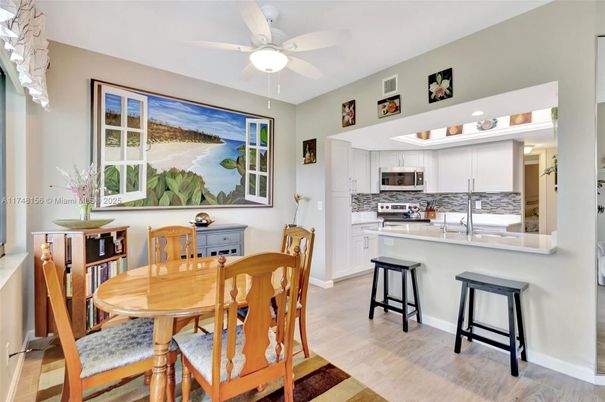Dining room, Interior, Kitchen, Stainless Steel Appliances, Wood Texture Flooring