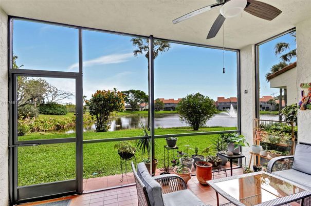 Interior, Sun Room, Water