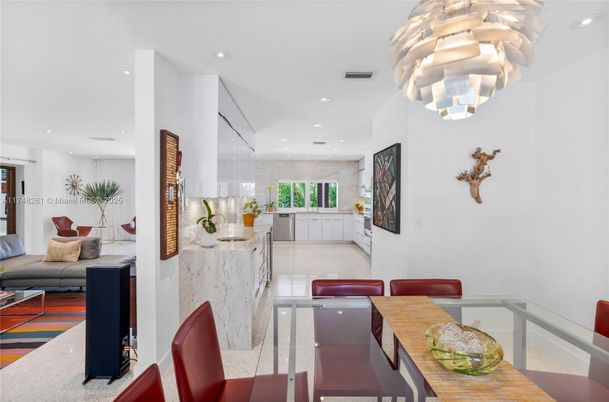 Dining room, Interior, Kitchen, Pendant Lights, Recessed Lighting