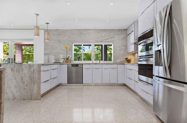 Interior, Kitchen, Pendant Lights, Recessed Lighting, Stainless Steel Appliances
