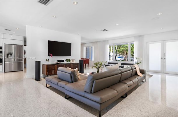 Interior, Kitchen, Living room, Recessed Lighting, Stainless Steel Appliances