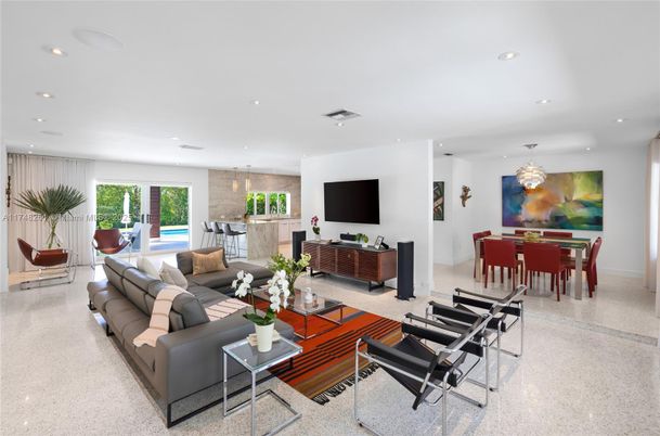 Dining room, Interior, Living room, Pendant Lights, Recessed Lighting
