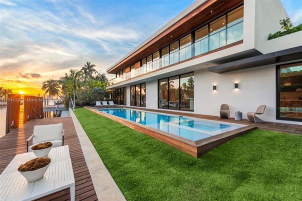 Backyard, Exterior, Pool
