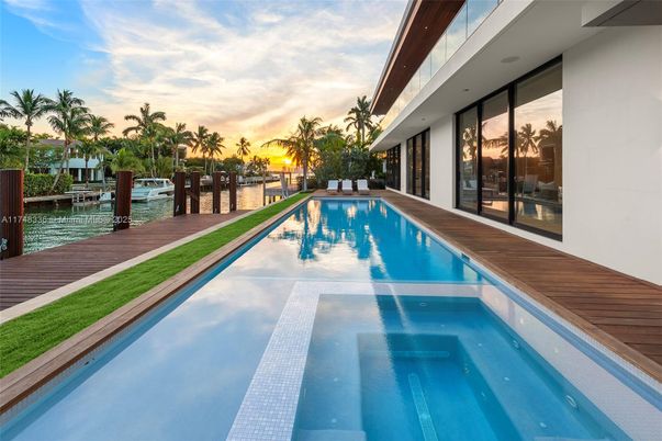 Exterior, Lake, Pool
