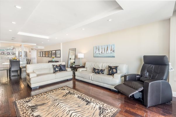 Dining room, Interior, Kitchen, Living room, Pendant Lights, Recessed Lighting, Wood Texture Flooring
