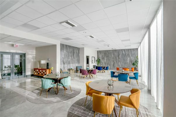 Dining room, Interior, Living room, Recessed Lighting