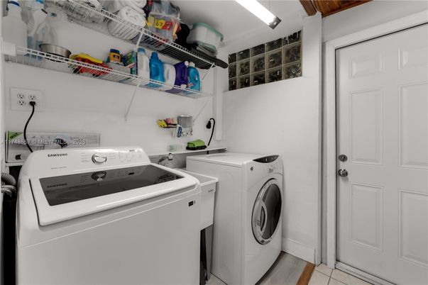 Interior, Washer