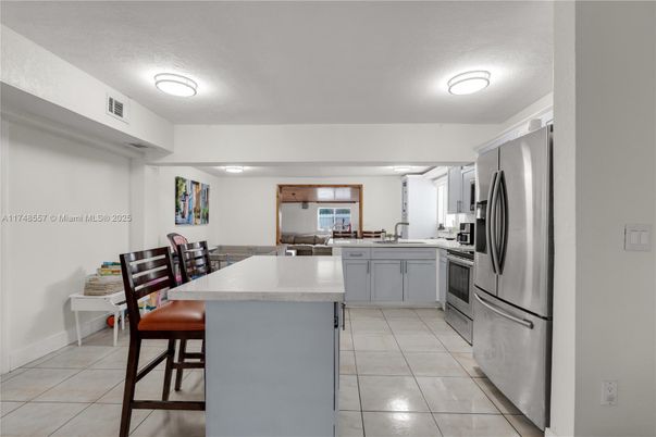 Dining room, Interior, Kitchen, Stainless Steel Appliances