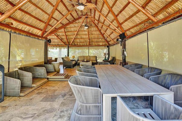 Dining room, Interior, Living room, Pendant Lights, Wooden Beams, Wooden Ceilings