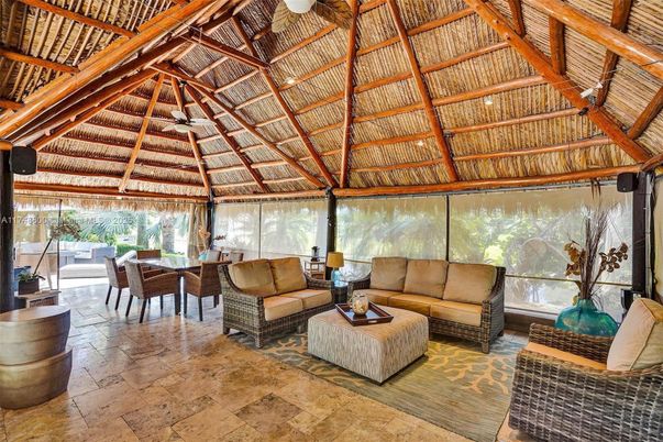 Dining room, Interior, Living room, Sun Room, Wooden Beams, Wooden Ceilings