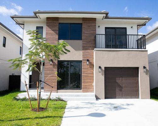 Attached, Exterior, Facade, Modern