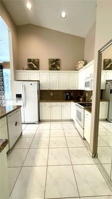 Interior, Kitchen, Recessed Lighting, Washer