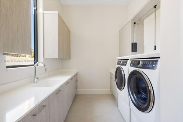 Interior, Washer