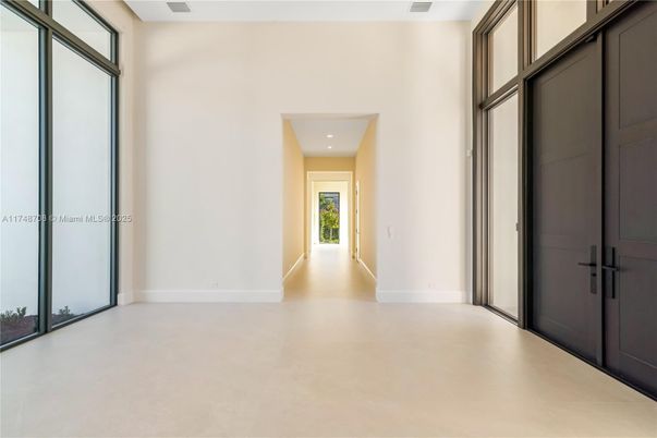 Empty room, Interior, Recessed Lighting