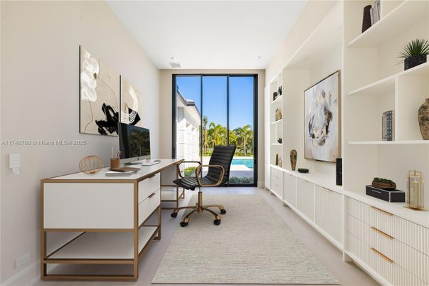 Home Office, Interior