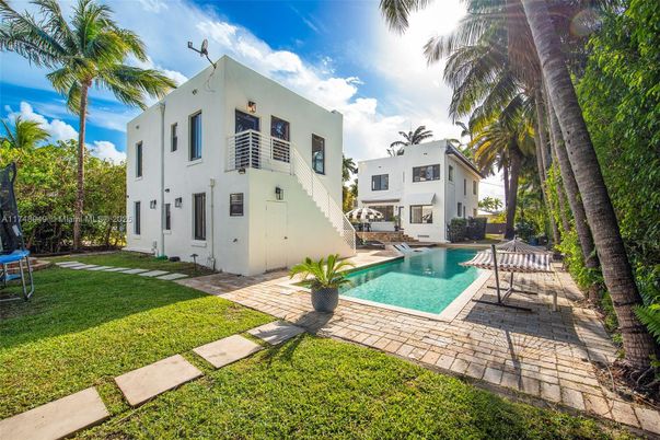 Backyard, Exterior, Pool