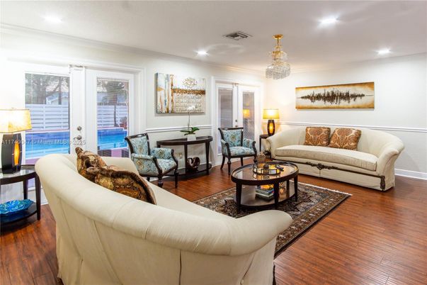 Chandelier, Interior, Living room, Recessed Lighting, Wood Texture Flooring