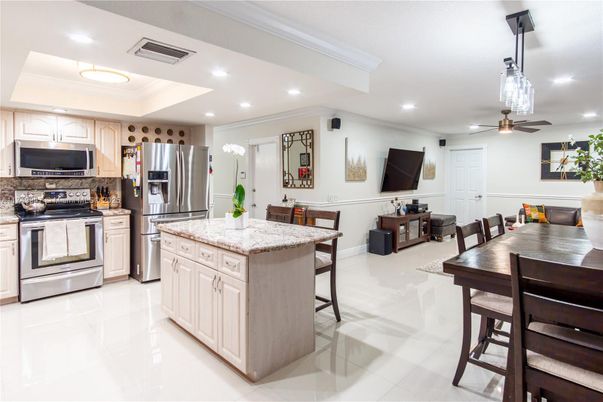 Dining room, Interior, Kitchen, Recessed Lighting, Stainless Steel Appliances