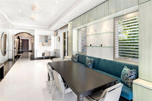 Dining room, Interior, Recessed Lighting