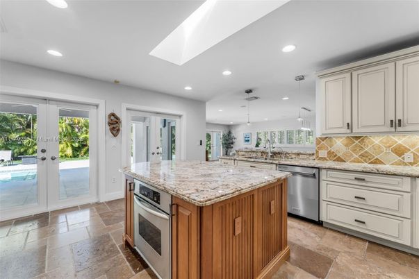 Interior, Kitchen, Pendant Lights, Recessed Lighting, Stainless Steel Appliances
