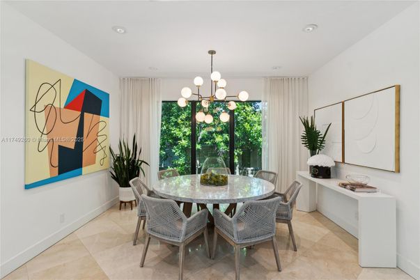Dining room, Interior, Pendant Lights, Recessed Lighting