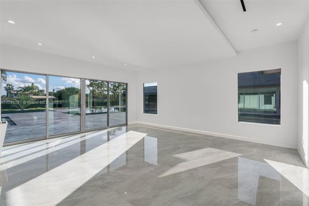 Empty room, Interior, Recessed Lighting