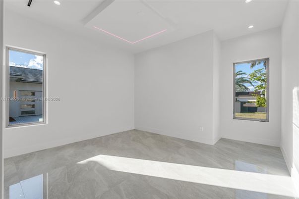 Empty room, Interior, Recessed Lighting