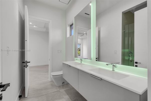 Bathroom, Dual Sink Vanities, Interior, Recessed Lighting