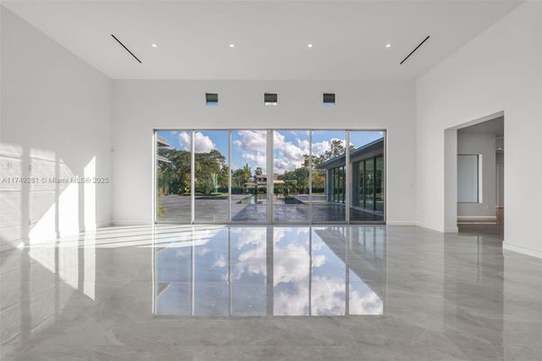 Empty room, Interior, Recessed Lighting