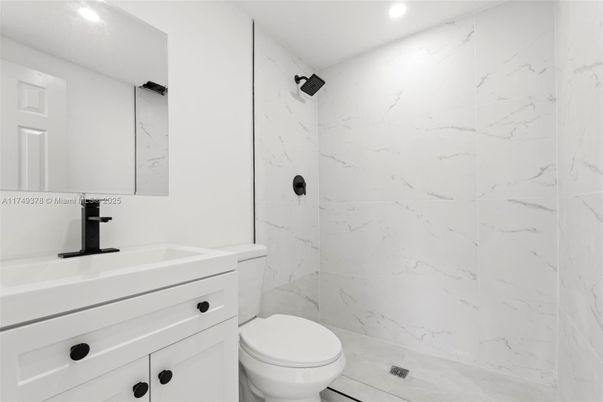 Bathroom, Interior, Marble Walls, Recessed Lighting