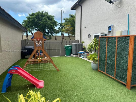 Backyard, Exterior, Playground