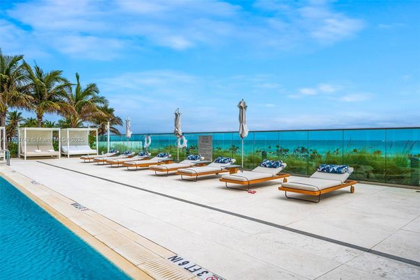 Exterior, Pool, Water