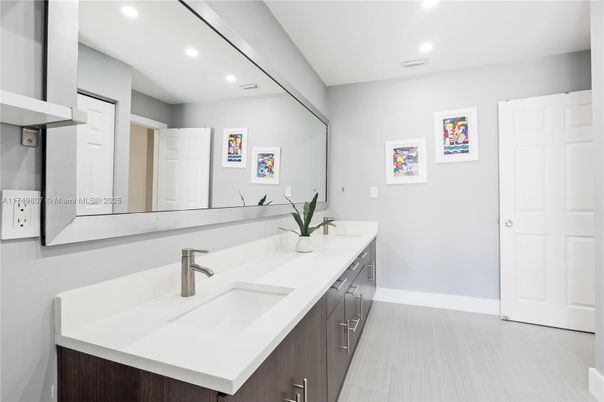 Bathroom, Dual Sink Vanities, Interior, Recessed Lighting