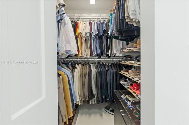Interior, Walk-in Closets