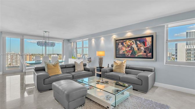 Dining room, Interior, Living room, Pendant Lights