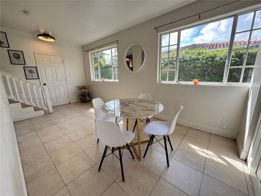 Dining room, Interior