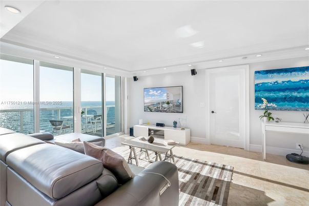 Interior, Living room, Recessed Lighting, Water