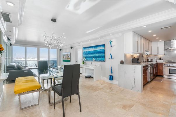 Dining room, Interior, Kitchen, Pendant Lights, Recessed Lighting, Stainless Steel Appliances