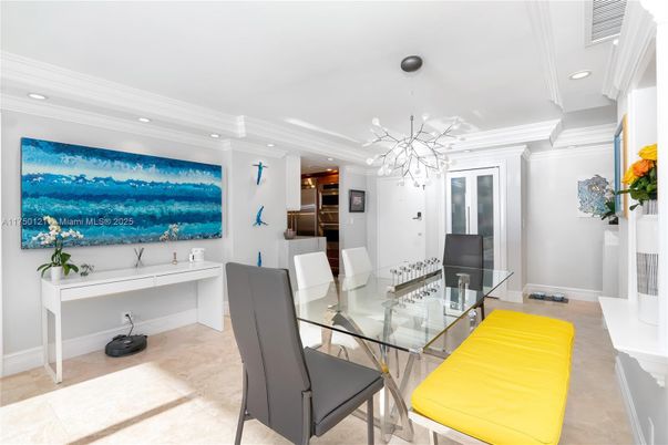 Dining room, Interior, Pendant Lights, Recessed Lighting