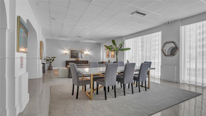 Dining room, Interior, Recessed Lighting