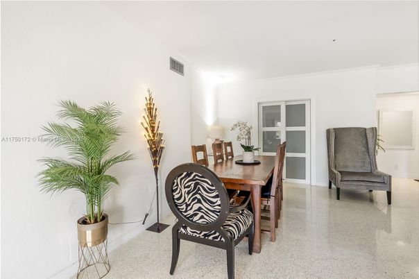Dining room, Interior