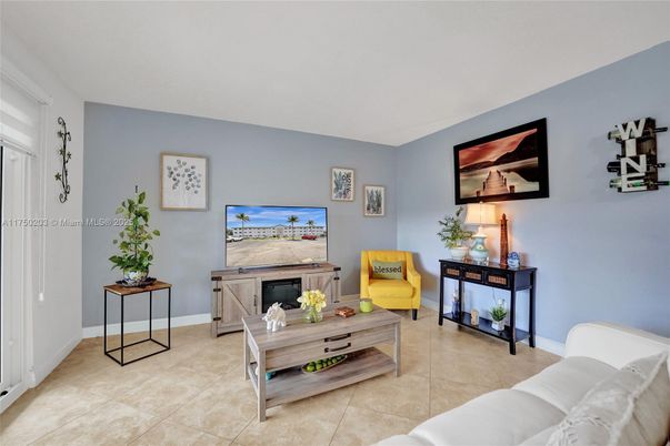 Fireplace, Interior, Living room