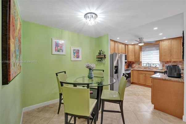 Dining room, Interior, Kitchen, Recessed Lighting