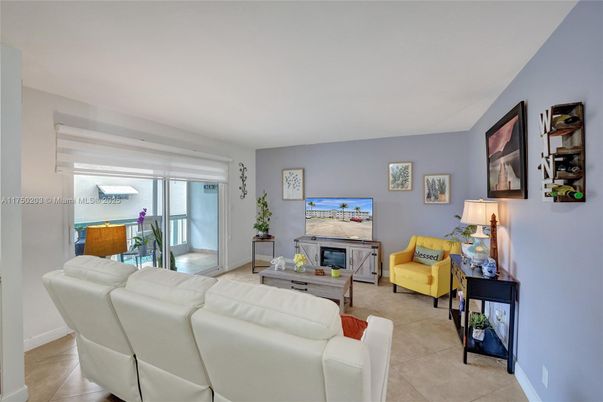 Fireplace, Interior, Living room