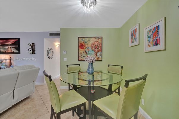 Dining room, Interior