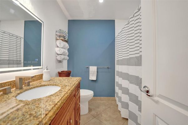 Bathroom, Interior, Recessed Lighting