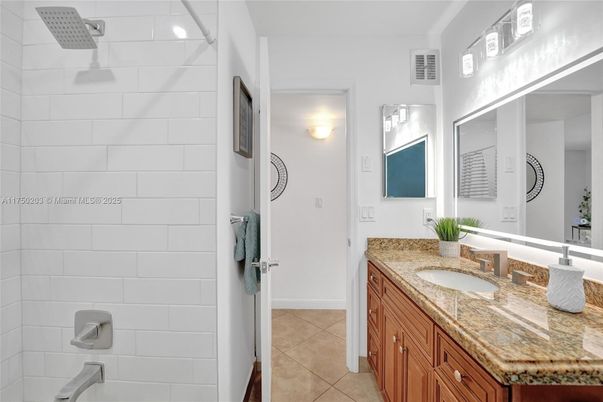 Bathroom, Dual Sink Vanities, Interior