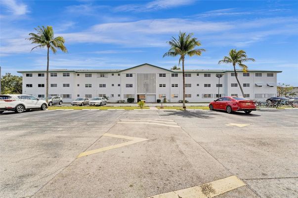 Exterior, Facade, Condo Building