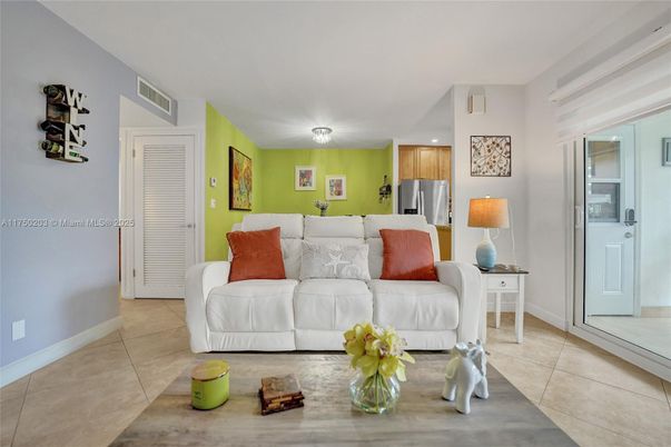 Interior, Kitchen, Living room, Stainless Steel Appliances