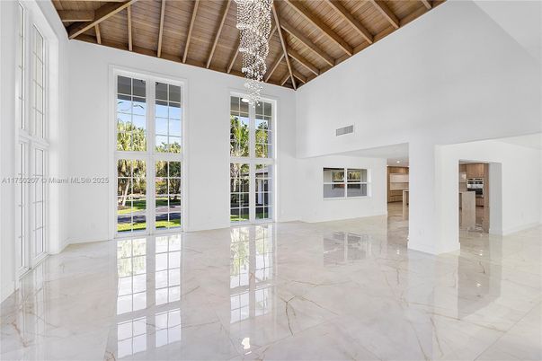 Empty room, Interior, Marble, Wooden Beams, Wooden Ceilings